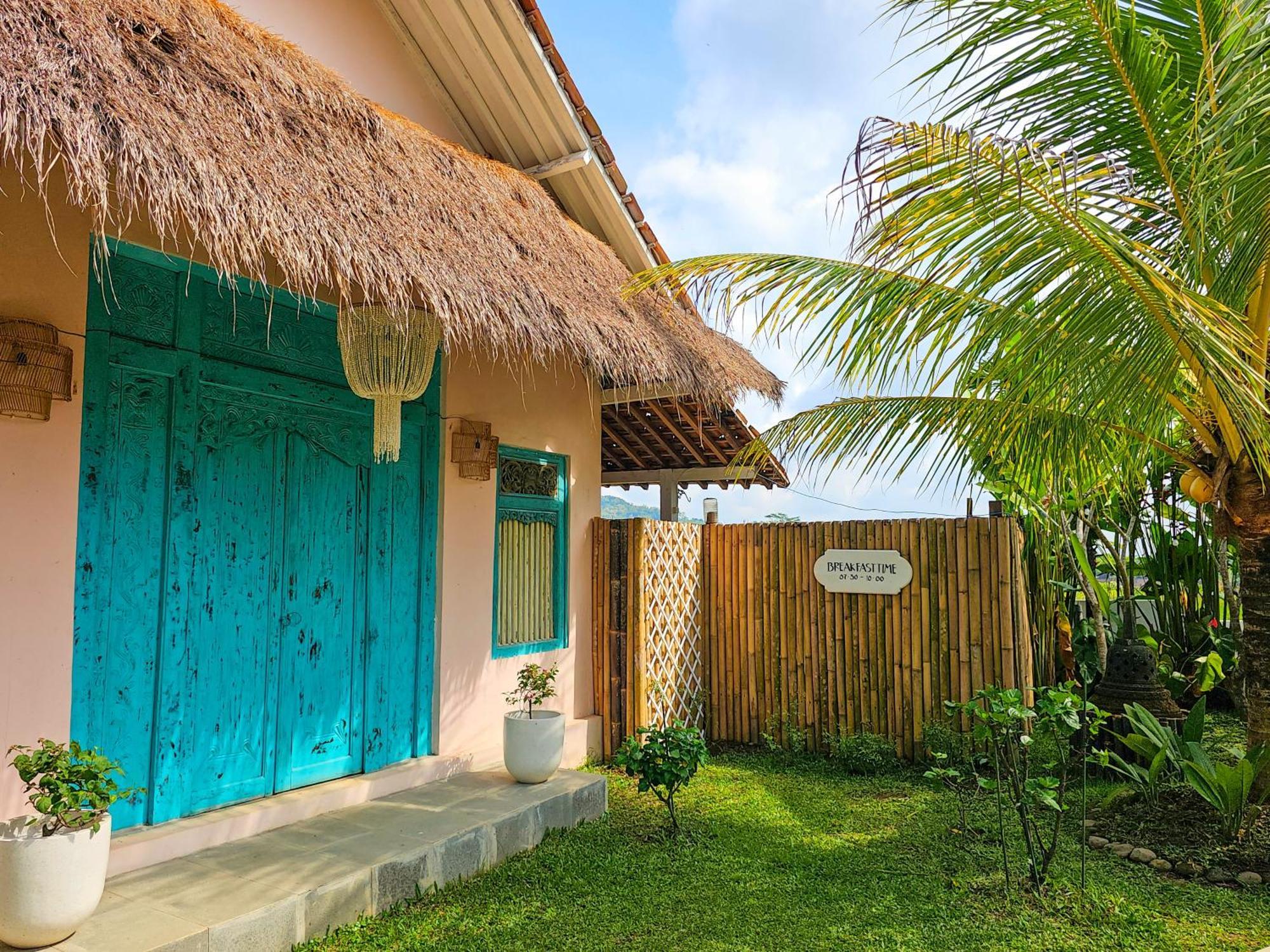 Janur Bungalow Маґеланґ Екстер'єр фото