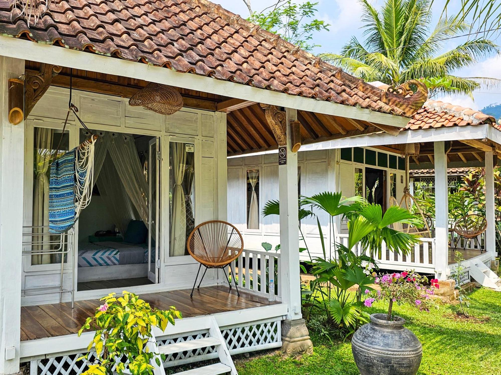 Janur Bungalow Маґеланґ Номер фото